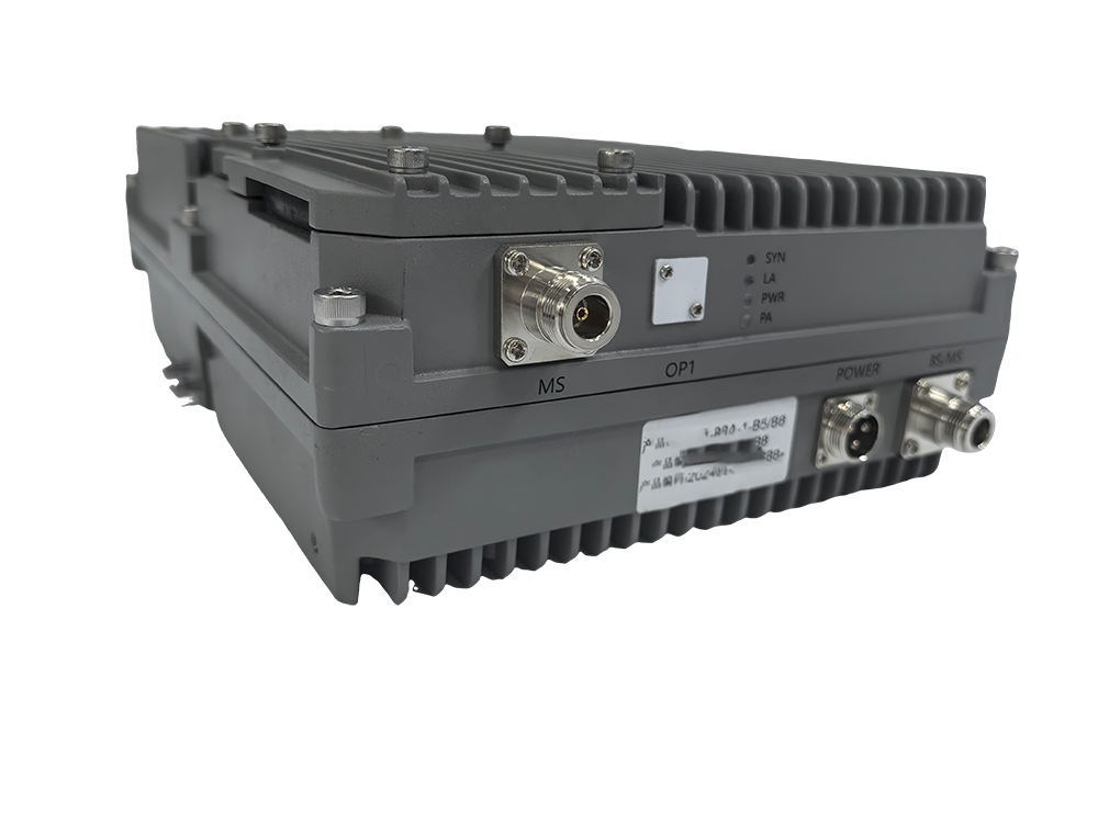  常山三频手机信号接收器2000㎡